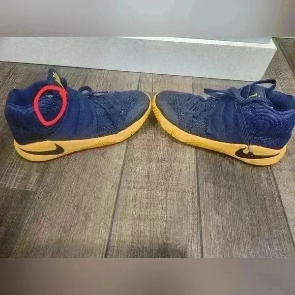 Nike Boys Kyrie 2 GS Cavs 826673-447 Navy Blue Lace-Up Basketball Shoes Size 4Y - Picture 3 of 7